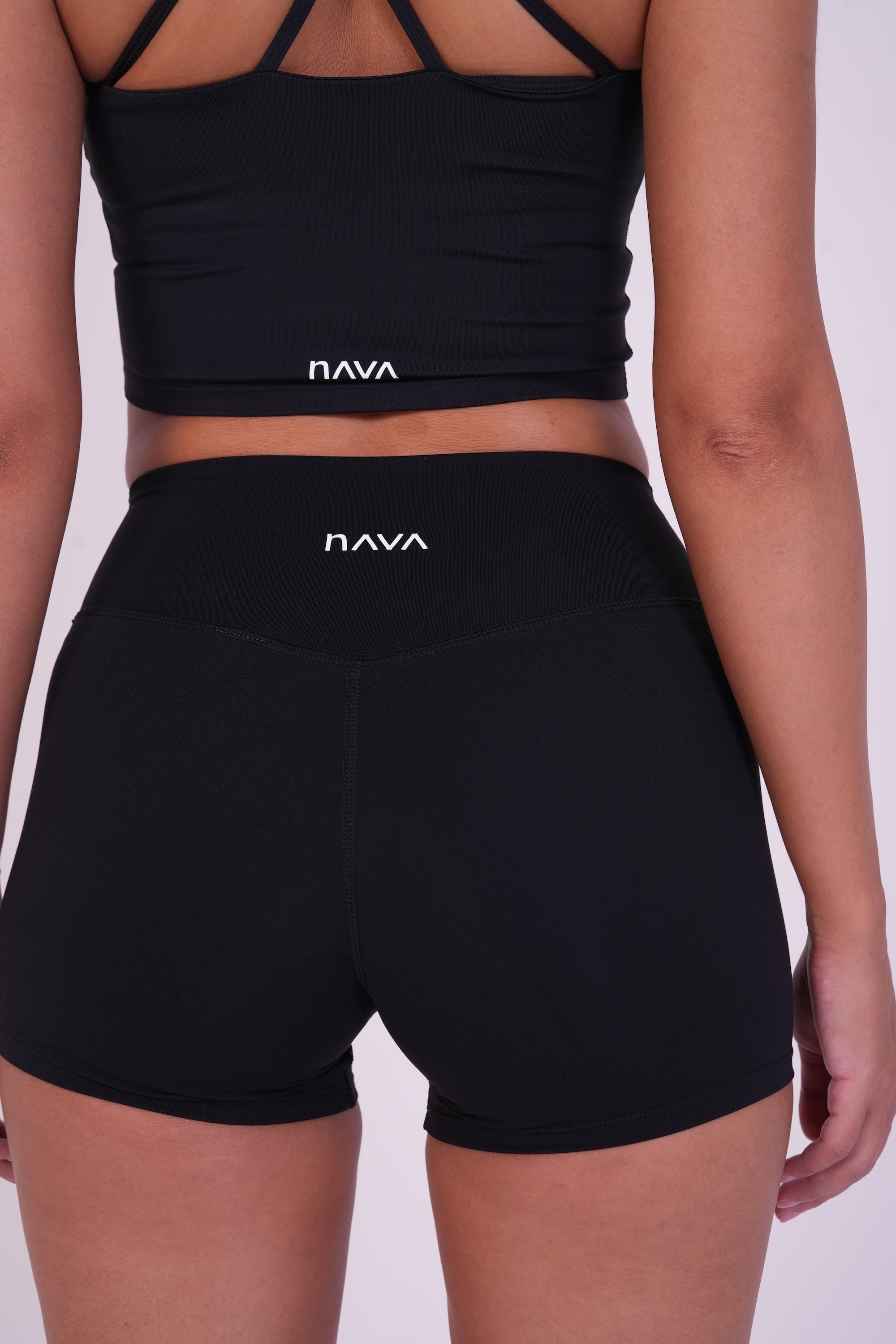 شورت NAVA | أسود عقيقي