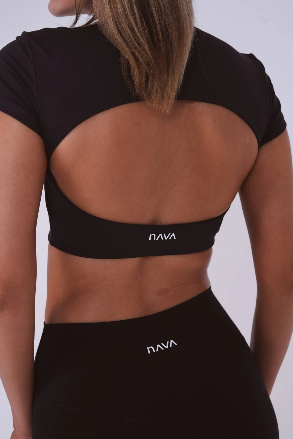 Eclipse Top – Onyx Black – women’s activewear by NAVA