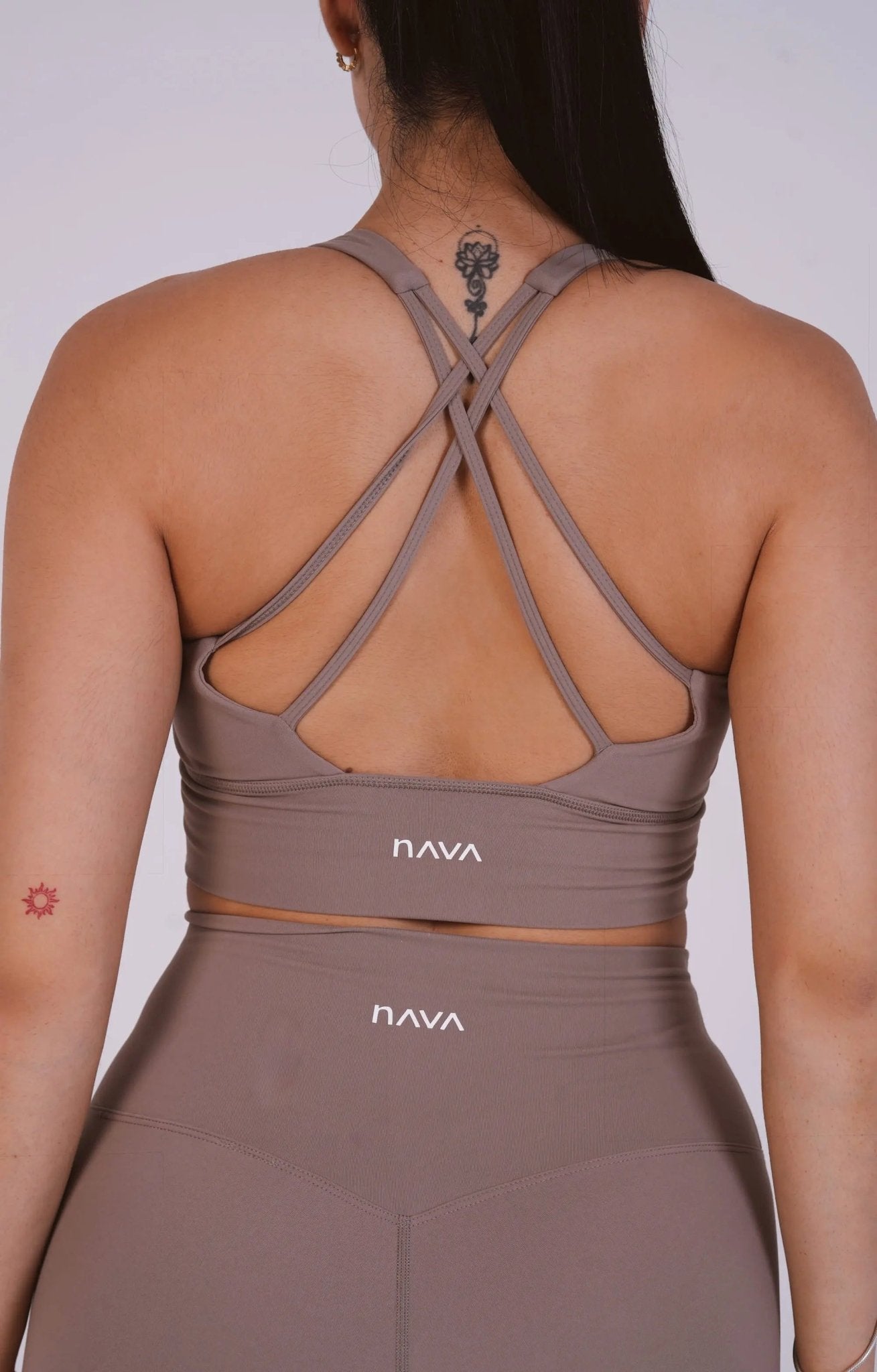 Solice Yoga Bra - Sandstone – women’s activewear by NAVA